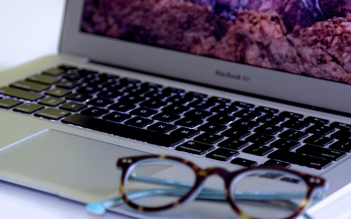 Macbook air keyboard not working fixed super easy