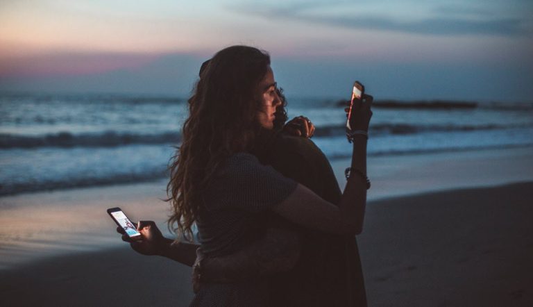 Long Distance Relationship Cheating Signs & Dating Profiles Long Distance Relationship Cheating Signs & Dating Profiles
