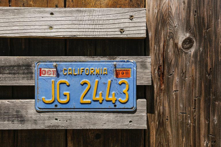 How to Look Up Vehicle History by License Plate