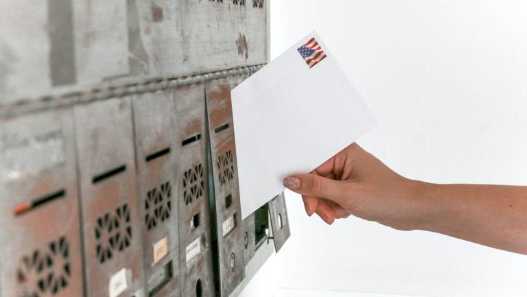 How to Find Someone’s Mailing Address by Name