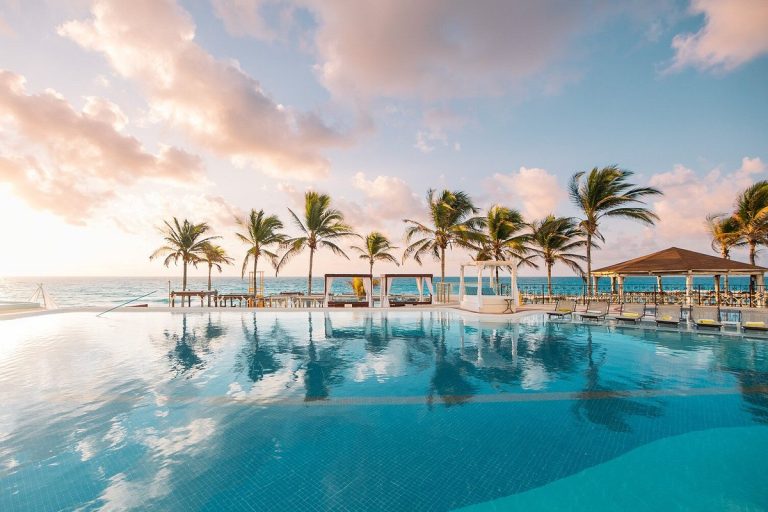 6 Best Adults-Only All-Inclusive Resorts in Cancun (2024)